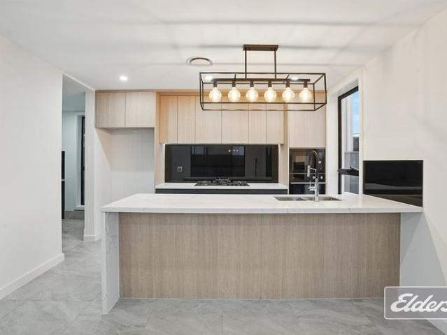 Near New Modern Luxury Living House in the Heart of Box Hill