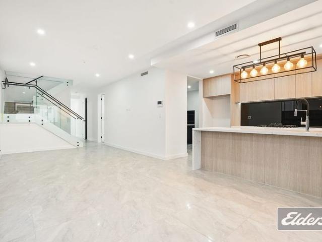 Near New Modern Luxury Living House in the Heart of Box Hill