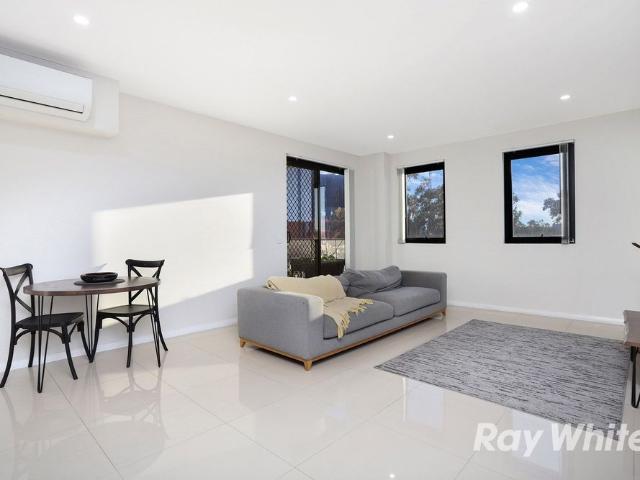 Near New Modern Unit
