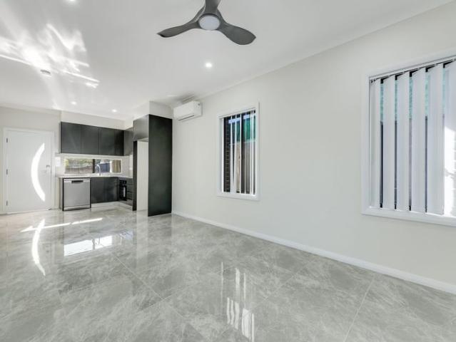 NEAR NEW NORTH FACING GRANNY FLAT WITH CAR PARK!