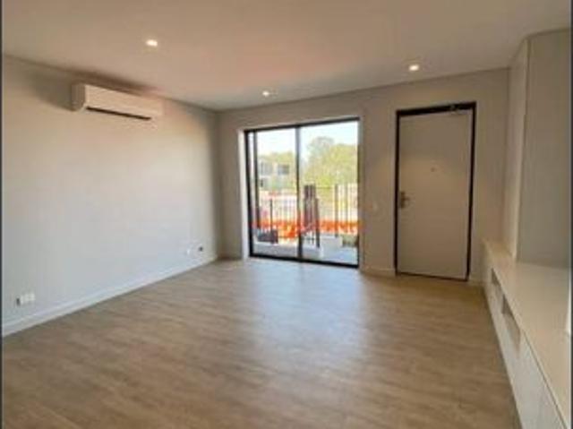 Near New One Bedder