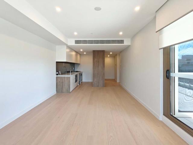 Near New One bedroom Apartment, Finest Resort Style Living In The Hills