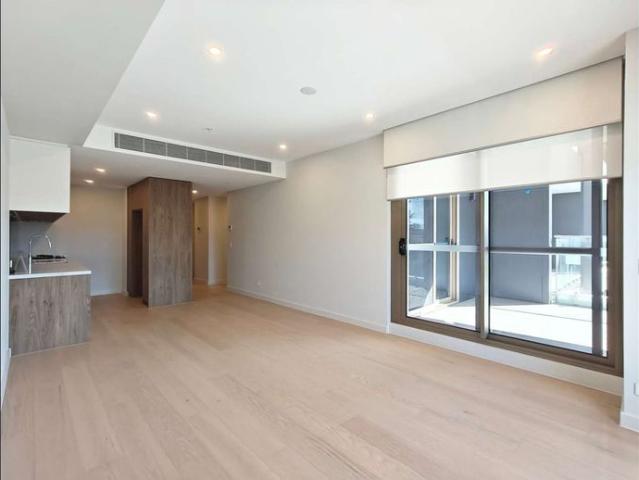 Near New One bedroom Apartment, Finest Resort Style Living In The Hills