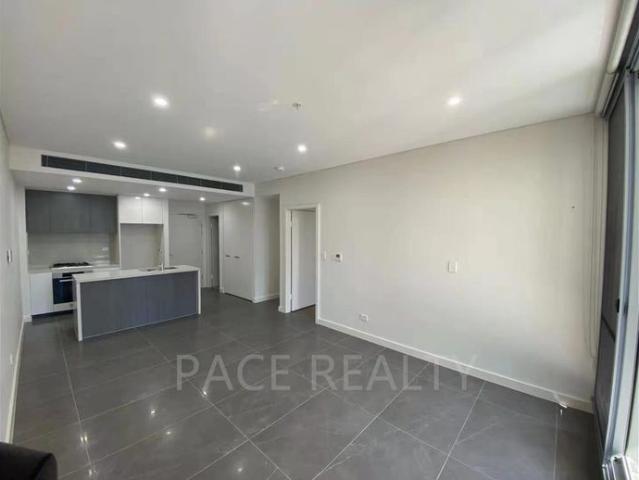 Near new One Bedroom Plus Study Room!