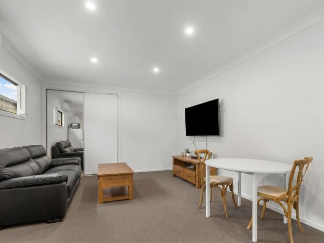 NEAR NEW OVERSIZED FURNISHED STUDIO UNIT! QUIET ASPLEY LOCATION