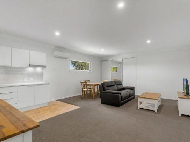 NEAR NEW OVERSIZED FURNISHED STUDIO UNIT!