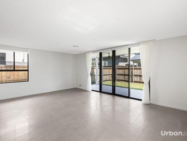 Near New Sekisui House Designer Family Living in The Gables