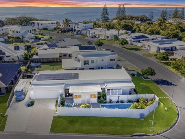 Near New Sophisticated Coastal Living