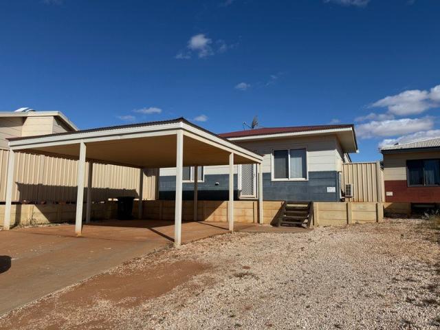 NEAR NEW SPACIOUS 4 BED / 2 BATH HOME