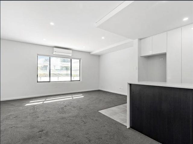 Near New, Spacious Two Bedroom Apartment in a Prime Penrith Location
