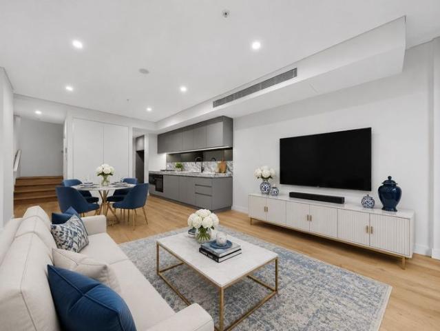 Near New Split Level One Bedroom Terrace + Oversized Study With Private Courtyard And Pool/Gym