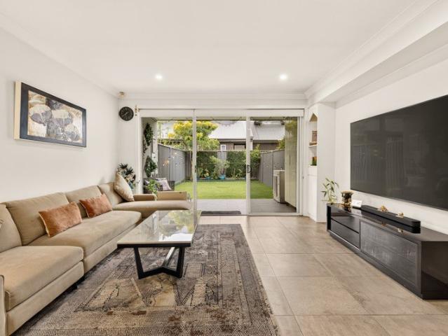 NEAR NEW, STREET FACING WITH HOUSE LIKE PROPORTIONS, ONLY 5 MINS WALK TO STATION