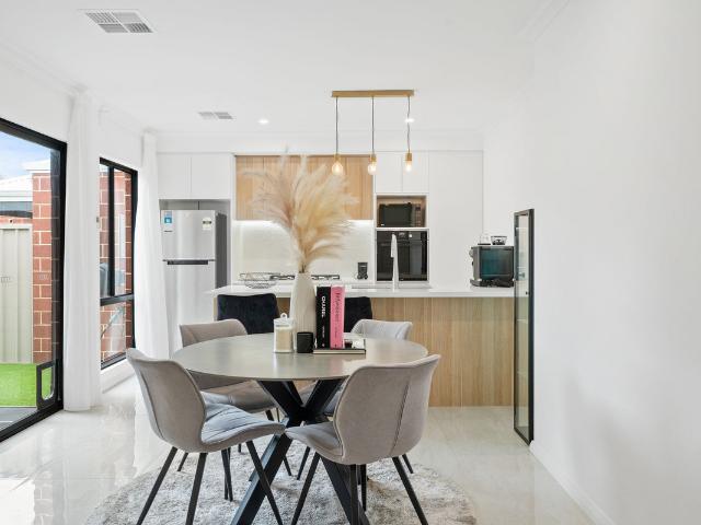 Near new, street front, premium villa in fantastic location!