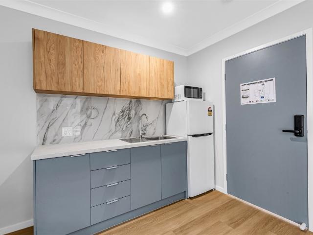 NEAR NEW STUDIO UNIT IN DEAGON ENTRY VIA SILVAN ROAD MAGIC LOCATION