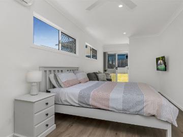 NEAR NEW STUDIO UNITS IN A MAGIC ENOGERRA/ALDERLEY LOCATION CONVENIENCE PLUS!