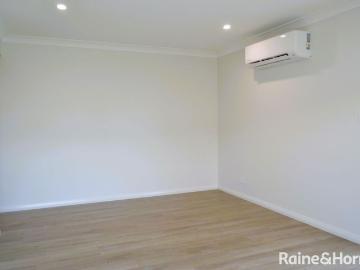 Cessnock, Narone Creek - Equipped kitchen