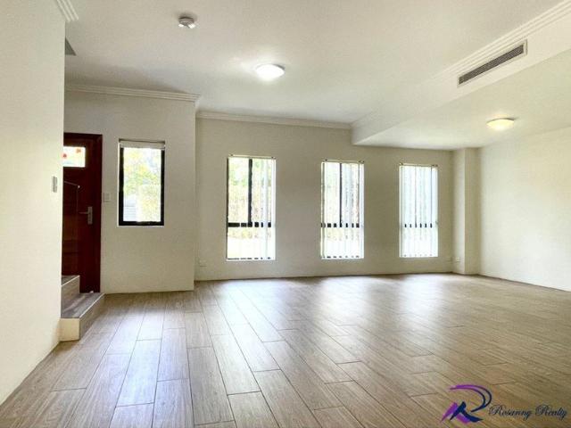 Near New Stylish 4 Bedroom Family Home