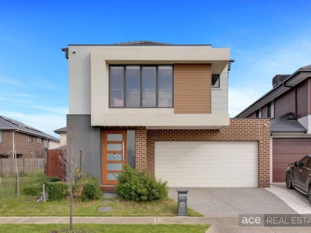 Near as New Family Living in a Prime Williams Landing Location