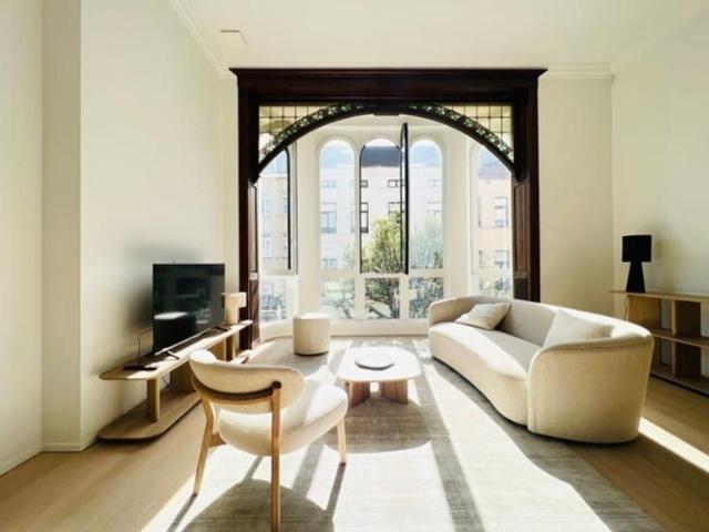 Near Botanique – Stunning furnished flat!