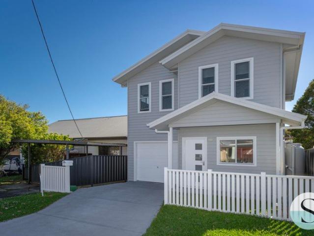 Near Brand New, Torrens Title, Huge Value, Great Location, Stroll To Lake Foreshore, Light Filled Open Plan Living & Outdoor Entertaining
