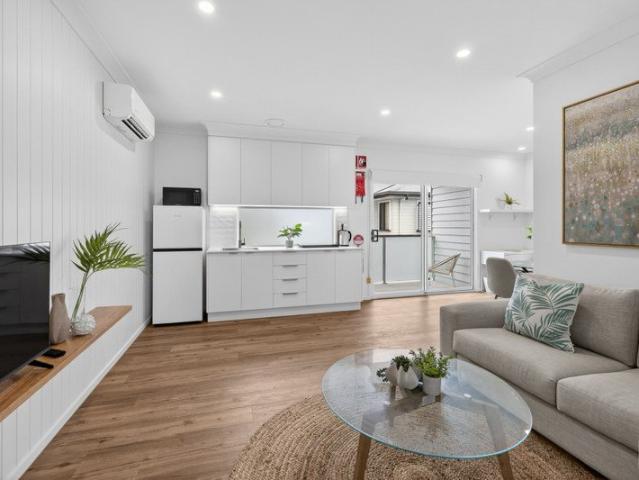 Near Brand New! Luxury Fully Furnished One Bedroom with Stress Free Utilities Included!