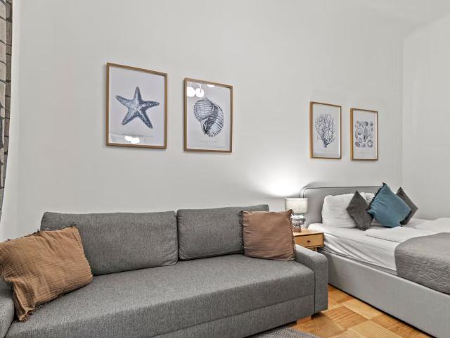 Near City Center | 3 Min Walk to U4 | Close to Summerstage, Vienna Amsterdam Apartments for Rent