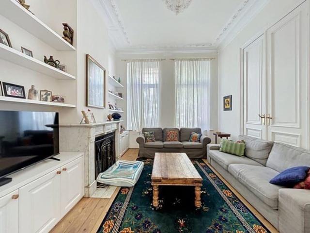 Near EU area, 4BR furnished home with garden