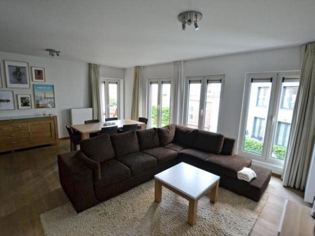 Near Flagey: Furnished ap terrace, optional indoor parking