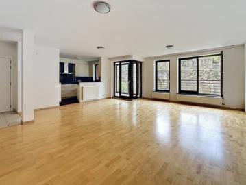 Near Grand Place, superb 3 bed apartment + terraces