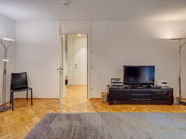Near Prinzregentenplatz: modern design