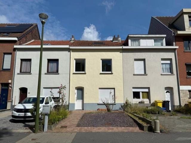 Near Stockel 4 bed. house +/ 150 m² with garden & parking