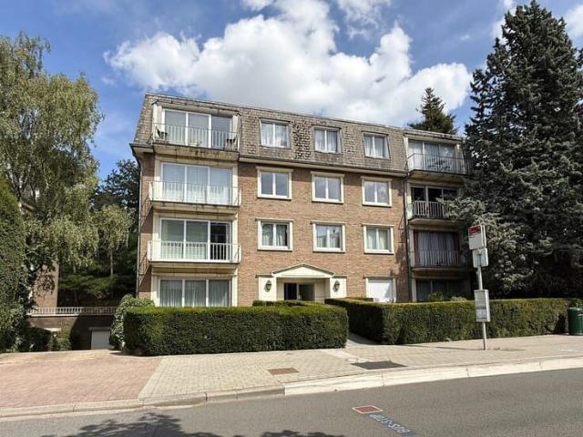 Near Sainte Alix 1 bedroom apt. +/ 60 m² with parking