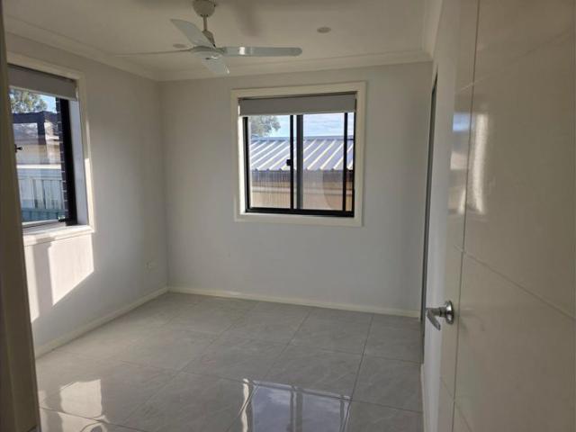 Near To new and Spacious Granny Flat !