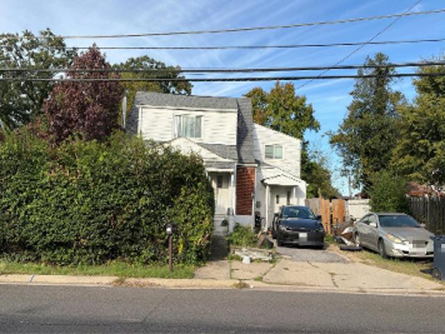 Nearbrook Ave