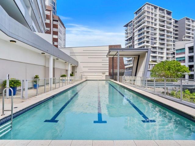 Nearly 2 bedrooms / Move straight in