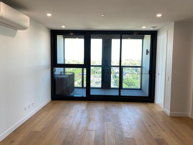 Nearly brand new Apartment in box hill
