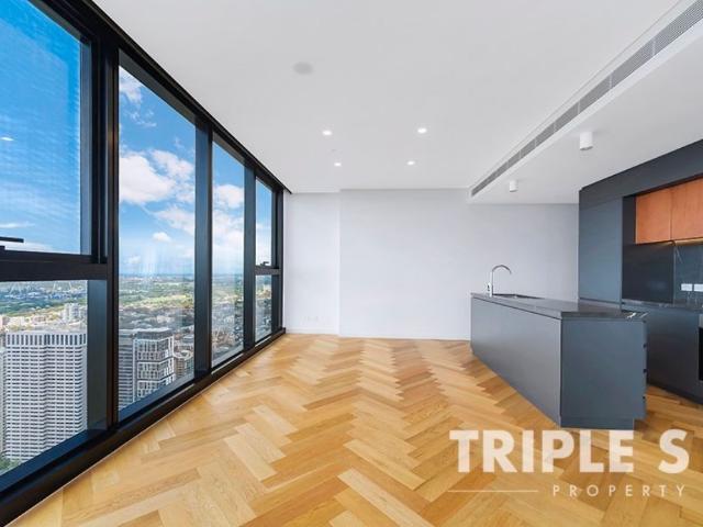 Nearly New& North Facing& Pool Gym included&Amazing View& Super convenient location