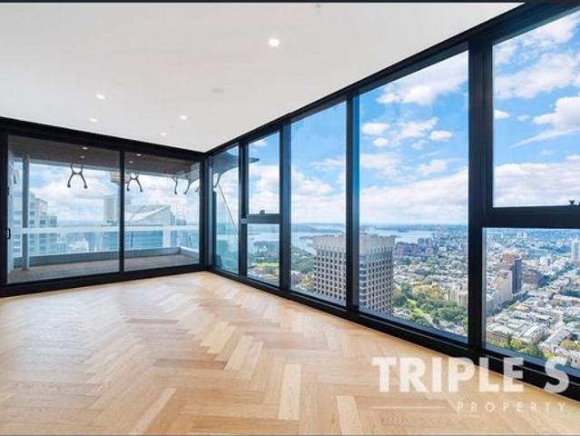 Nearly New& North Facing& Pool Gym included&Amazing View& Super convenient location
