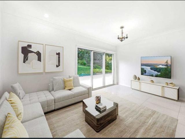 Nearly New One Bedroom House in Convenient Location