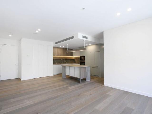 Nearly New Apartment with Resort Style Facilities in Norwest