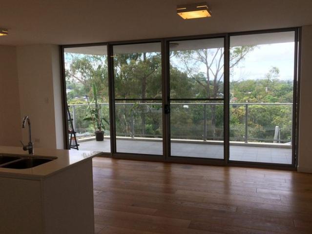 Nearly new stylish 2 bedroom apartment with leafy outlook