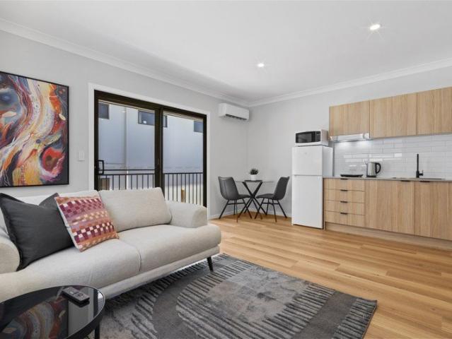 Nearly new spacious one bedroom unit