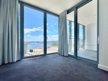 NEARLY NEW & WATER VIEW & NORTH WEST ASPECT & PREMIUM LOCATION