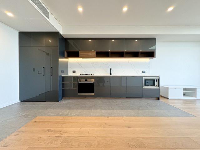 Nearly NEW 1 BEDROOM APARTMENT AVAILABLE NOW
