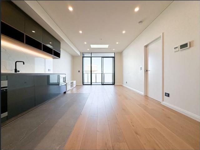 Nearly NEW 1 BEDROOM APARTMENT AVAILABLE NOW