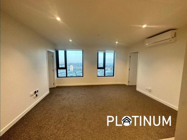 Nearly new 2b2b apartment with beautiful view at the heart of Southbank!