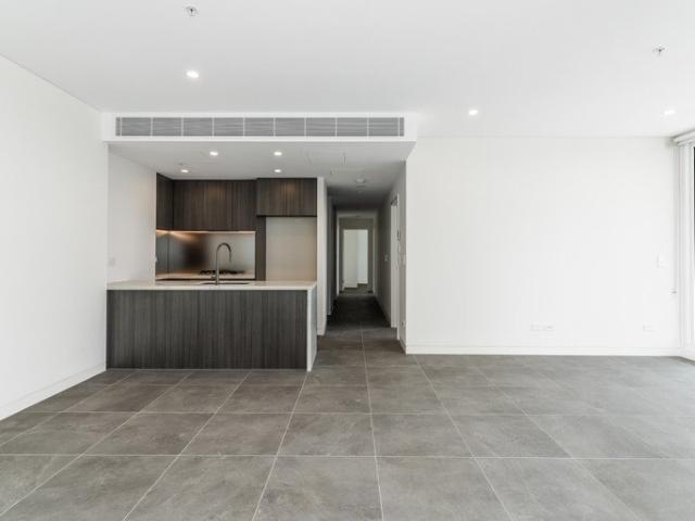 Nearly New 3 beds 2 bath 2 carspace + Study Area For Sale in Lidcombe