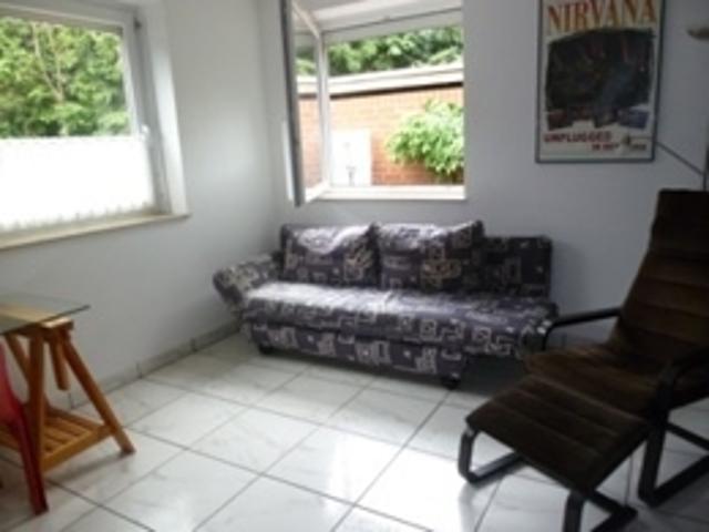 Nearness airport! Beauty 1 room flatlet! Only for weekend drivers