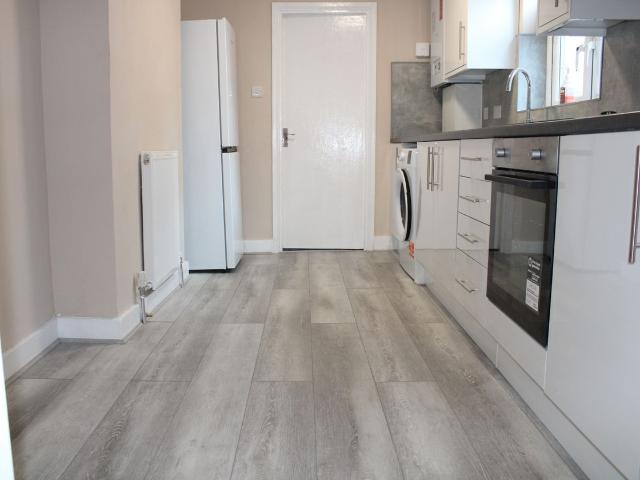 Neasden Lane, London NW10, 1 bed flat to rent, £1,400 pcm | PrimeLocation