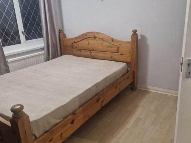 Neasden Lane, London NW10 1 bed in a house share to rent £800 pcm £185 pw